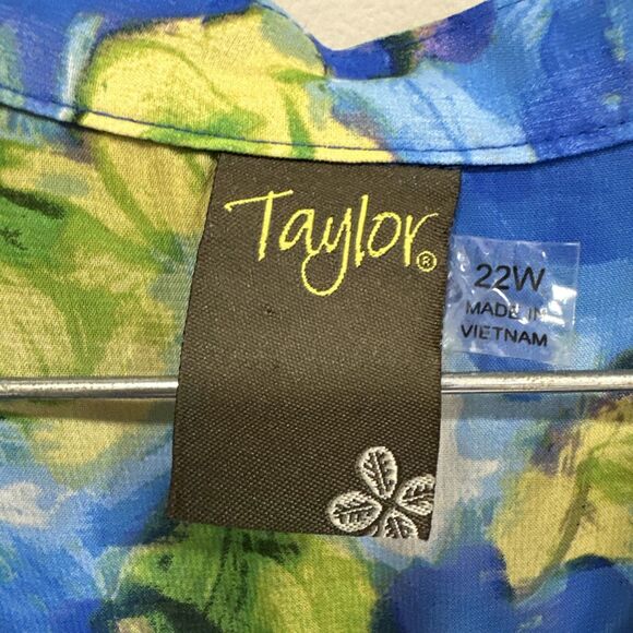 Taylor Chiffon Maxi Dress Plus Size 22W Blue Floral Semi Formal Wedding Guest - Picture 9 of 10